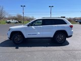 Used 2017 Jeep Grand Cherokee Trailhawk image 2