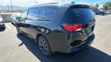 Used 2018 Chrysler Pacifica Limited image 4