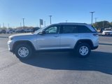 New 2025 Jeep Grand Cherokee Laredo image 4
