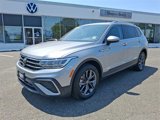 Used 2022 Volkswagen Tiguan SE w/ Panoramic Sunroof Package image 3