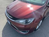Used 2018 Chrysler Pacifica Limited image 4