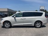 Used 2017 Chrysler Pacifica Touring-L Plus image 2