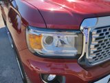 Used 2018 GMC Canyon Denali image 4