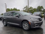 Used 2022 Chrysler Pacifica Limited image 2