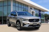 Used 2024 Volvo XC40 B5 Core image 2