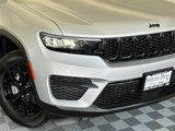 New 2025 Jeep Grand Cherokee Altitude image 2