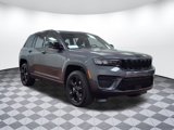 Used 2022 Jeep Grand Cherokee Altitude image 2
