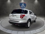 Used 2018 Ford Explorer XLT image 5