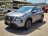 Used 2024 Nissan Rogue SV image 2