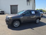 Used 2022 Jeep Compass Latitude image 3