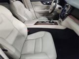 Used 2022 Volvo S60 B5 Momentum w/ Premium Package image 3