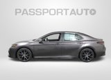 Used 2022 Toyota Camry SE image 2