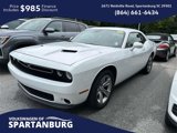 Used 2015 Dodge Challenger SXT image 3