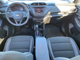 Used 2022 Chevrolet TrailBlazer LT image 2