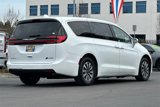 Used 2022 Chrysler Pacifica Touring-L image 4