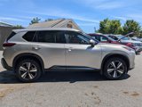 Used 2021 Nissan Rogue Platinum image 3