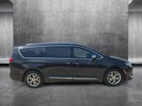 Used 2018 Chrysler Pacifica Limited image 4