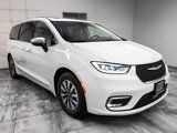 Used 2023 Chrysler Pacifica Limited image 3