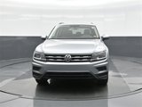 Used 2020 Volkswagen Tiguan SE image 2