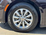 Used 2017 Chrysler Pacifica Touring-L image 5