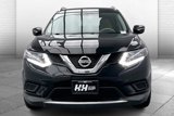 Used 2015 Nissan Rogue SV image 2
