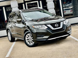 Used 2017 Nissan Rogue SV image 2