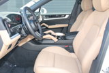 Certified 2025 Porsche Cayenne Coupe image 5