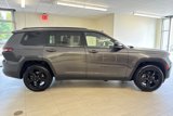 Used 2023 Jeep Grand Cherokee L Laredo image 3