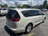 Used 2021 Chrysler Pacifica Touring-L image 5