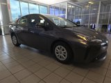Used 2022 Toyota Prius LE image 2