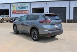 Used 2025 Nissan Rogue SV image 5