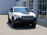 Used 2017 Jeep Cherokee Trailhawk image 2