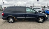 Used 2006 Chrysler Town & Country Touring image 4