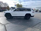 Used 2023 Jeep Grand Cherokee L Laredo image 5