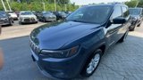 Used 2019 Jeep Cherokee Latitude w/ Popular Appearance Group image 4