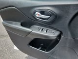 Used 2017 Jeep Cherokee Limited image 6