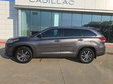 Used 2018 Toyota Highlander XLE image 2