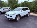 Used 2017 Jeep Cherokee Limited image 2