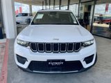 Used 2024 Jeep Grand Cherokee Laredo X image 4