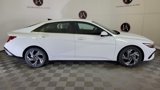New 2025 Hyundai Elantra SEL image 4