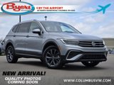 Used 2022 Volkswagen Tiguan SE image 1