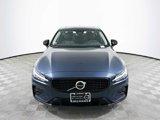 Certified 2025 Volvo S60 B5 Core image 2