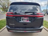 Used 2023 Chrysler Pacifica Touring-L image 6