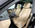 Certified 2024 Porsche Macan image 5