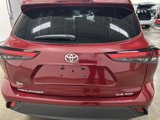 Used 2021 Toyota Highlander XLE image 4