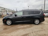 Used 2022 Chrysler Pacifica Touring-L image 4