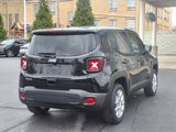 Used 2023 Jeep Renegade Latitude image 3