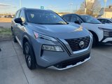 Used 2021 Nissan Rogue Platinum image 2