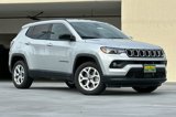 New 2025 Jeep Compass Latitude image 2