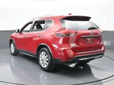 Used 2017 Nissan Rogue SV image 4
